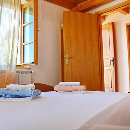 Holiday House With 3 Bedrooms - Twin House Hébergement de vacances