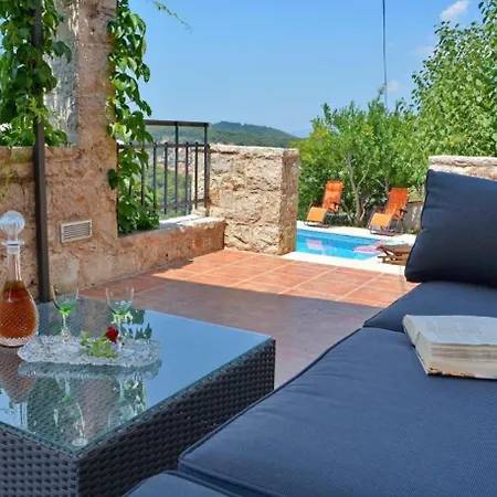 Holiday House With 3 Bedrooms - Twin House Hébergement de vacances
