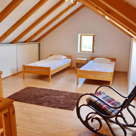 Holiday House With 3 Bedrooms - Twin House Hébergement de vacances